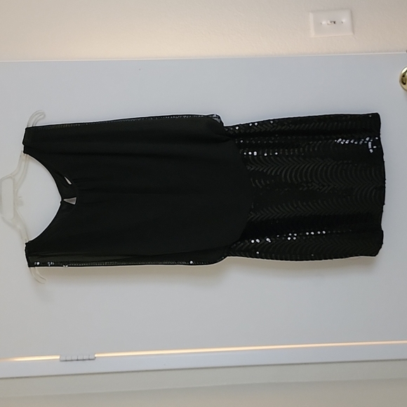 Black dress - Picture 1 of 5